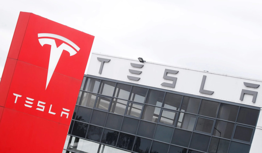 Tesla mostra Roadster com propulsores da SpaceX, mas carro voador ainda está longe das ruas